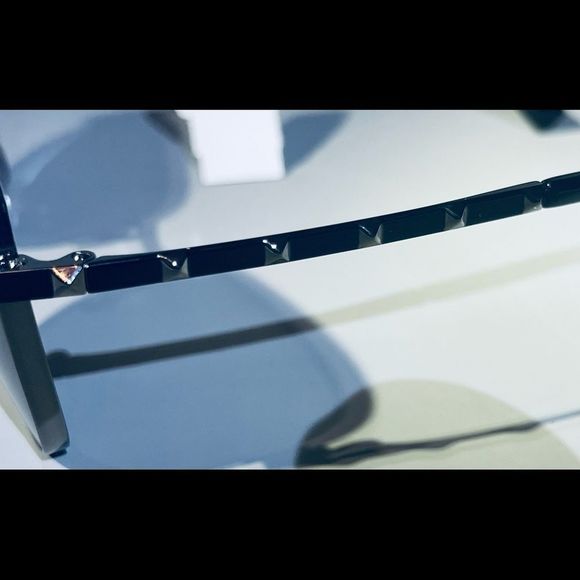 Valentino -Sexy & Edgy-Rock Stud Women’s Sunglasses-Ruthenium & Black-VA2046 main image 4
